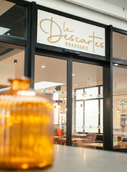 Brasserie Le Descartes . Saint-Médard-en-Jalles, réalisation l&l Lameynardie